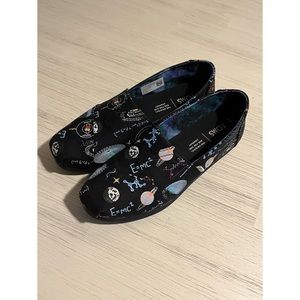Space/science themed Toms. Women’s size 6.